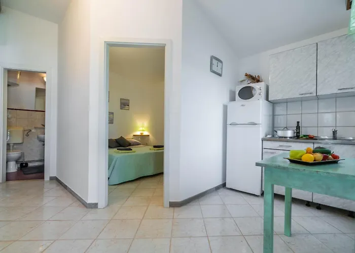 Apartments Percan With Pool Gostinjska kuća 3*