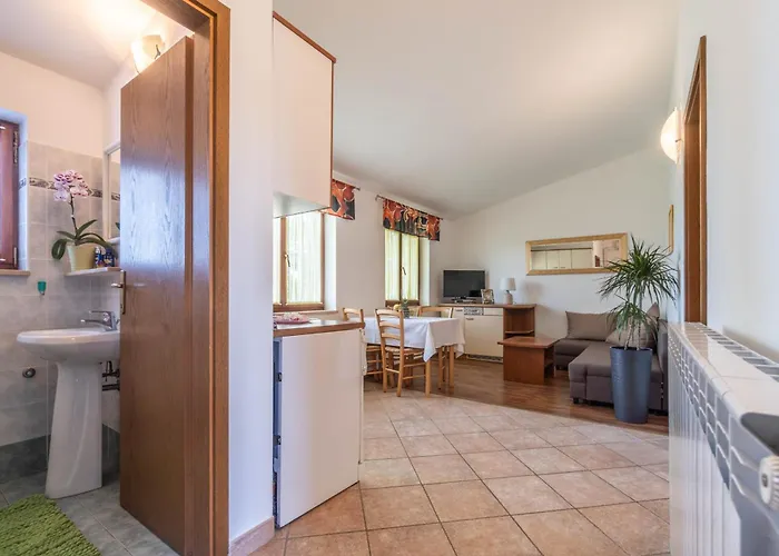 Gostinjska kuća Apartments Percan With Pool Krnica