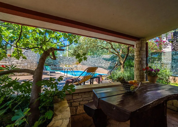 Apartments Percan With Pool Krnica