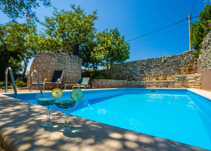 Apartments Percan With Pool Gostinjska kuća 3*