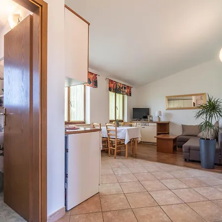 Guest house Apartments Percan With Pool Krnica