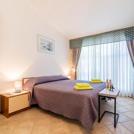 Apartments Percan With Pool 3*