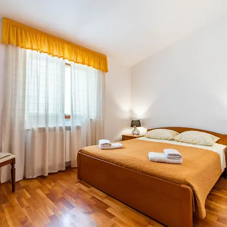 Apartments Percan With Pool