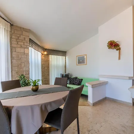 Apartments Percan With Pool Guest house