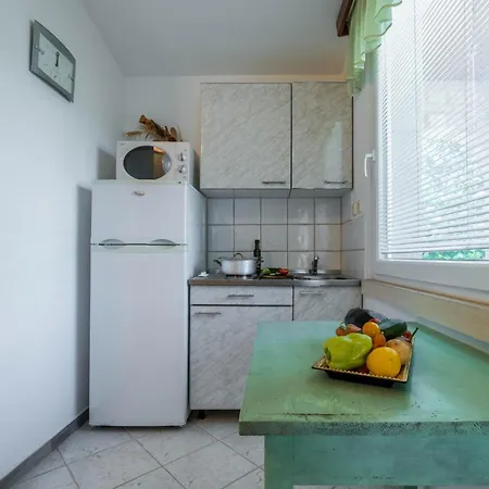 Guest house Apartments Percan With Pool 3*