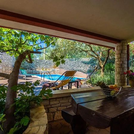 Apartments Percan With Pool Krnica