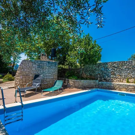 Guest house Apartments Percan With Pool 3*