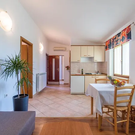 Guest house Apartments Percan With Pool Krnica