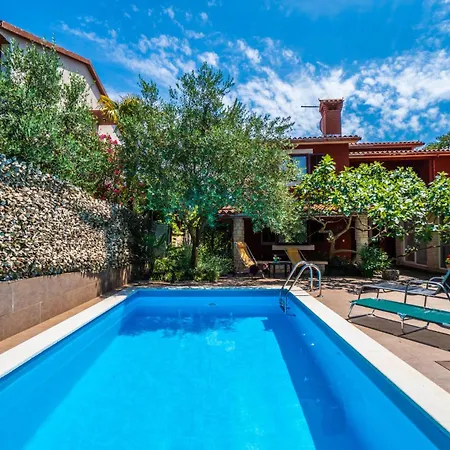 Percan With Pool בית הארחה