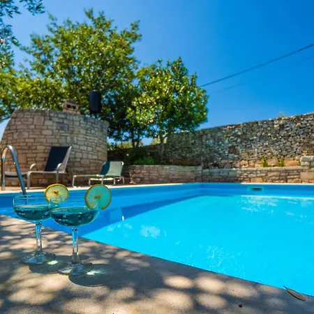 Apartments Percan With Pool Guest house 3*